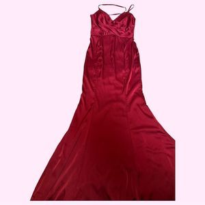 HUSH women's dress maxi mermaid gown red  satin vneck spaghetti strap size 4